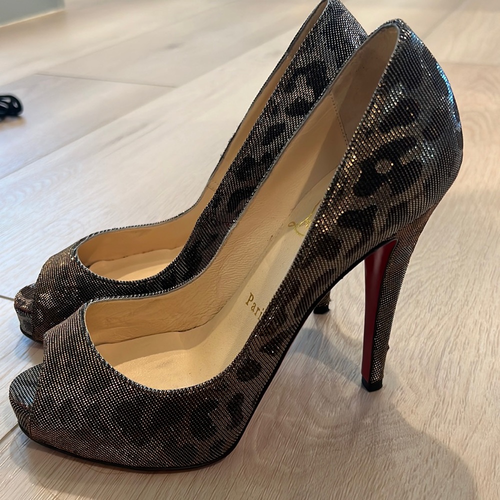 Christian Louboutin Leopard Peep toe Pumps Black Mint Size 37.5
